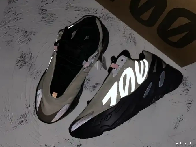 Boost Yeezy FY3729 MNVN Adidas 700 Bone 0514